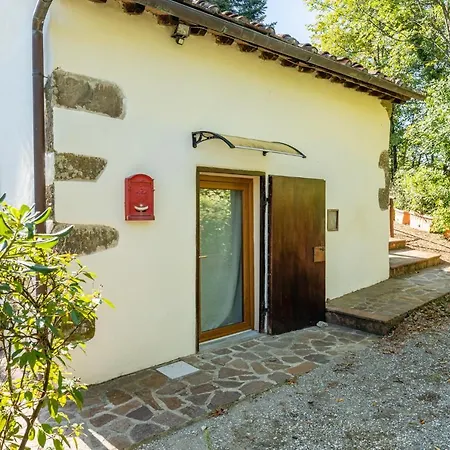 Il Colletto Romantic Stonehouse * Pescia