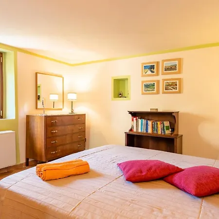 Il Colletto Romantic Stonehouse Holiday home *