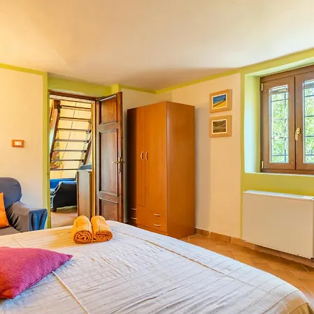Il Colletto Romantic Stonehouse Vakantiehuis