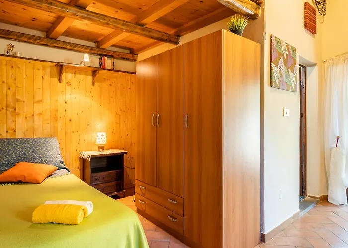 Il Colletto Romantic Stonehouse בית נופש *